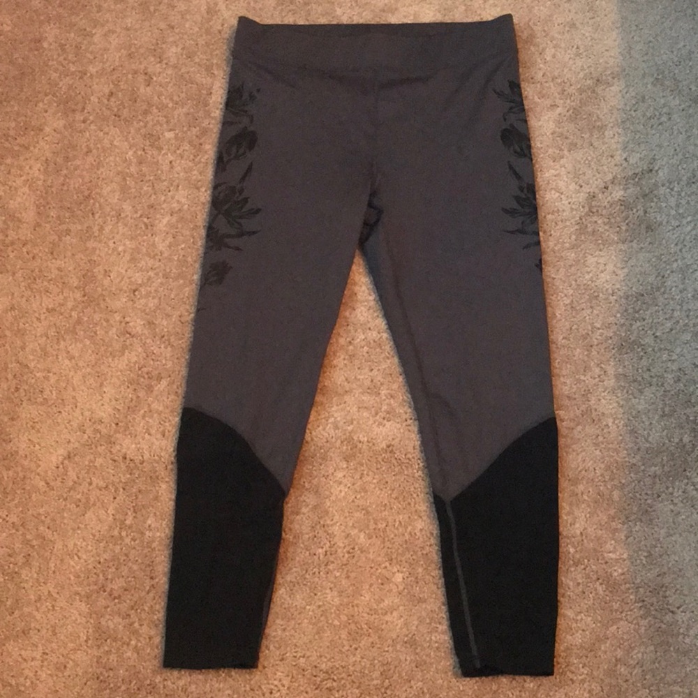 Fabletics Workout Capri’s - image 1